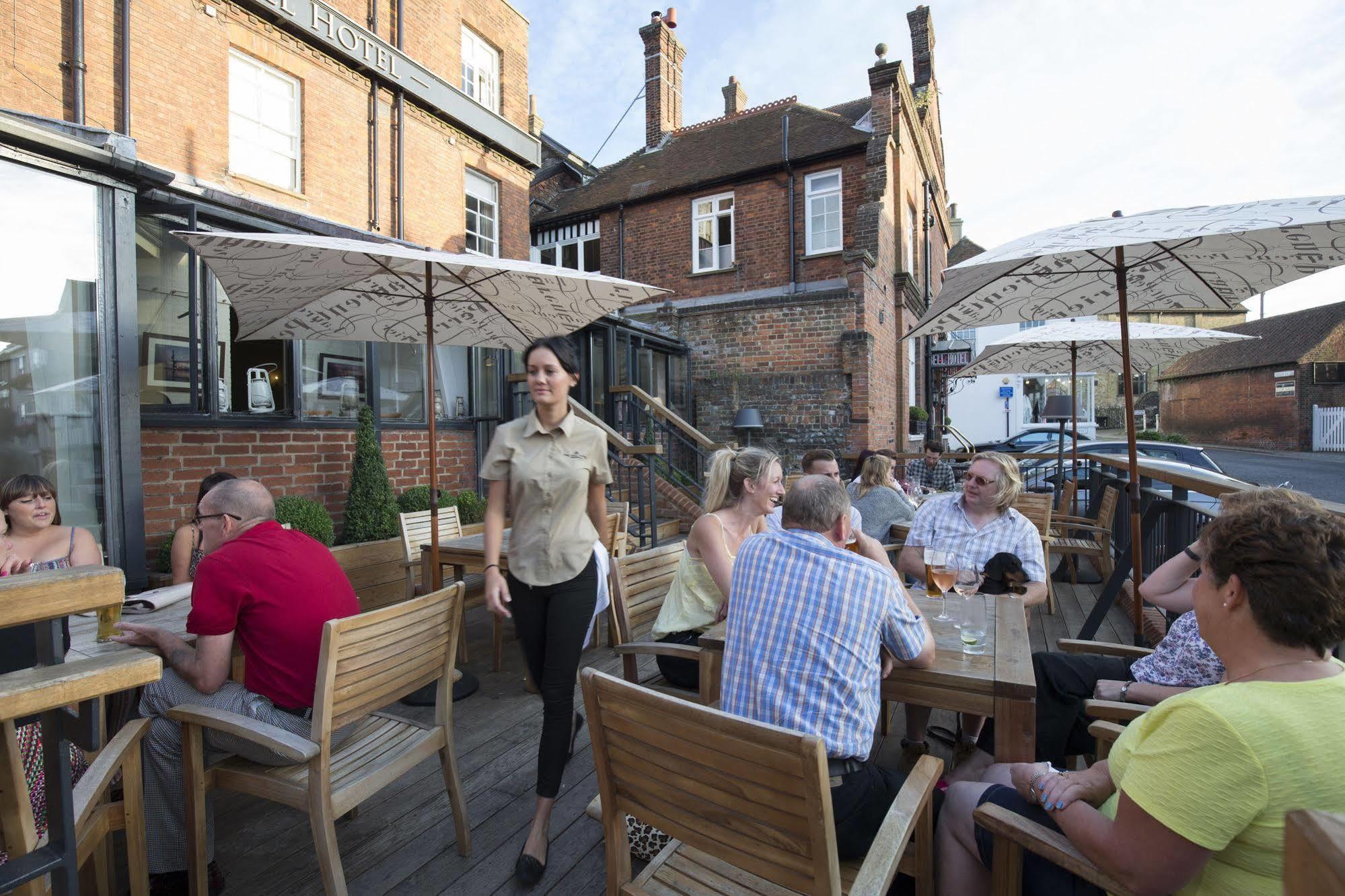 The Bell Hotel Sandwich Exterior foto
